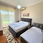 Lovely In The Beach, Durrës